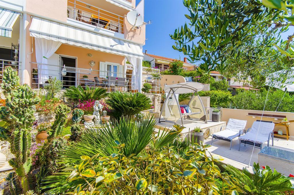 Apartments Nives Trogir Exteriér fotografie