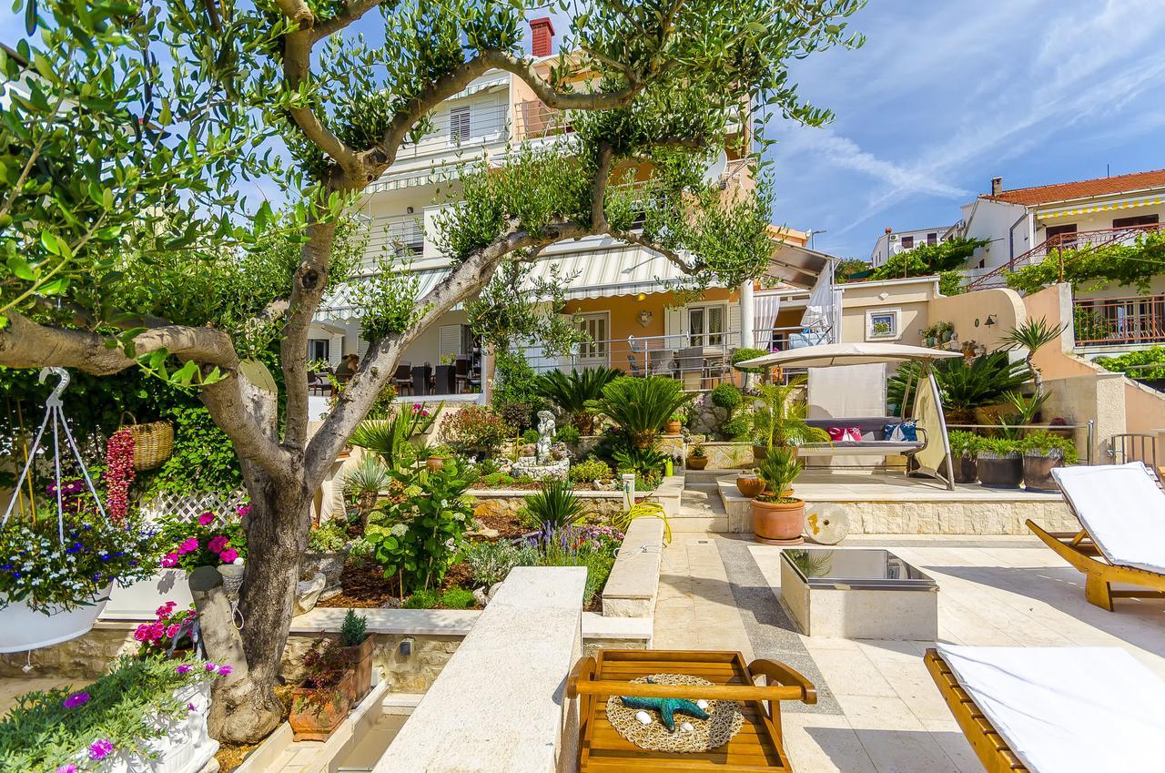 Apartments Nives Trogir Exteriér fotografie
